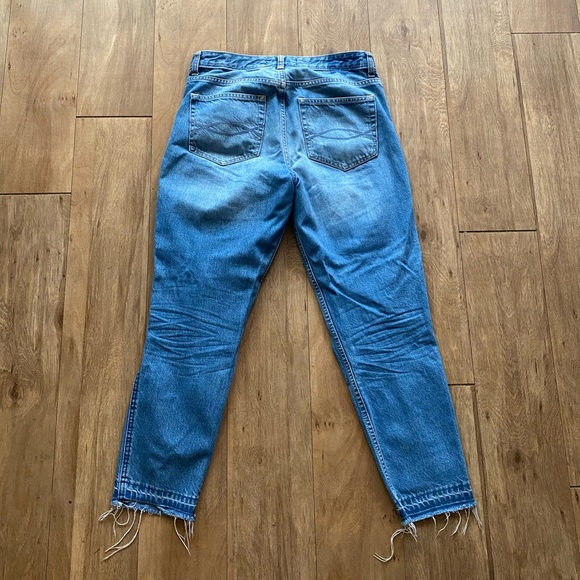 Abercrombie & Fitch Straight Leg Distressed Jeans - Picture 2 of 4